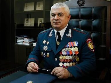 «Ո՞վ Ադրբեջան սարքեց Հայաստանը». ՆԳ նախարարն ու փոխնախարարը հրաժարվեցին պատասխանել լրագրողի հարցին