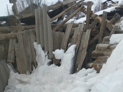 Տորունիքում ձյան ծանրությունից քանդվել է սոցիալապես անապահով ընտանիքի մառանի տանիքը