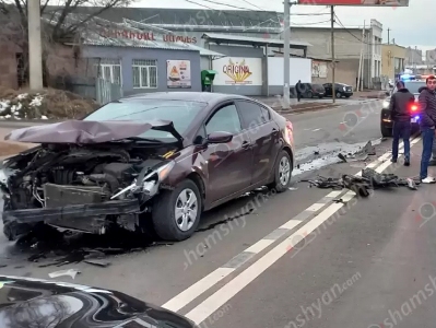 Արզնու խճուղում բախվել են Kia Forte-ն ու Mazda-ն. կա վիրավոր