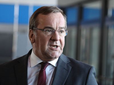 Министр обороны Германии: На данный момент не вижу опасности нападения России на НАТО