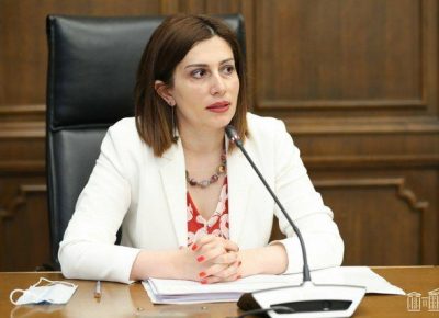 «Ժողովուրդ». Նախարար Ավանեսյանը մեկնում է հայ սպային կացնահարողին հովանավորող երկիր