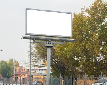 В Ереване демонтированы около 550 самодельно установленных рекламных щитов