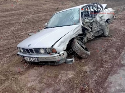 Արագածոտնի մարզում բախվել են BMW-ն ու Mazda 6-ը. ավտոմեքենաները դուրս են եկել երթևեկելի գոտուց. կան վիրավորներ