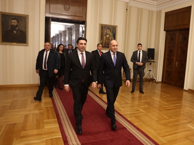 Բուլղարիան պատրաստ է մշտապես աջակցել Հայաստանին. Կանենք ամեն բան՝ նպաստելու խաղաղությանը. Ռադևը՝ Ալեն Սիմոնյանին