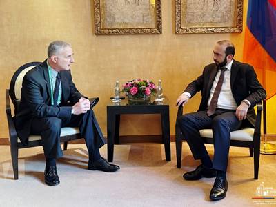 Ararat Mirzoyan, Louis Bono discuss latest developments South Caucasus