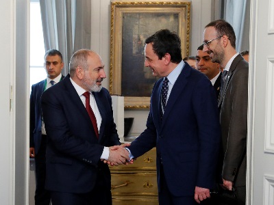 Փաշինյանը հանդիպել է Կոսովոյի վարչապետի հետ