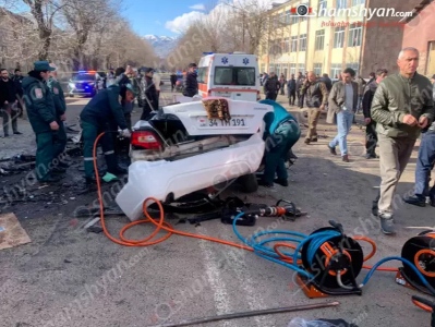 Վանաձորում բախվել են Maserati-ն, Daewoo Nexia-ն ու Howo բեռնատարը. կան զոհեր և վիրավոր