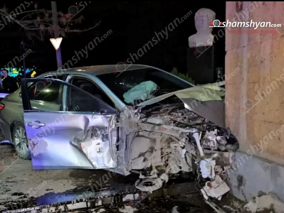 В Ереване произошло ДТП: за рулем машины был несовершеннолетний