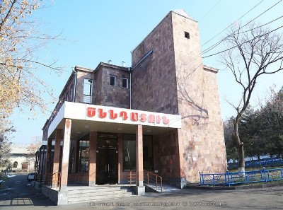 «Փաստ». Ի՞նչ կապ ունի քաղաքապետարանի պաշտոնյան «Քանաքեռ-Զեյթուն» ծննդատան շուրջ աղմուկի հետ
