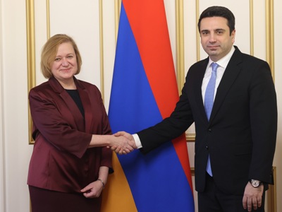 Ալեն Սիմոնյանն ընդունել է Ազգային ժողովրդավարության ինստիտուտի (NDI) Եվրասիայի տարածաշրջանային տնօրեն Էվա Բուսզային