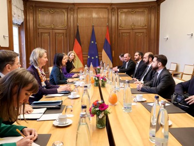 Միրզոյանն ու Անալենա Բերբոքը քննարկել են տարածաշրջանային անվտանգության հարցեր