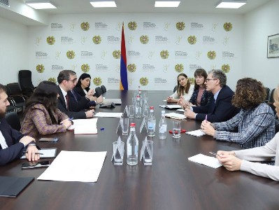 Նախանշվել են ՀԲ-ի կողմից աջակցության ընդլայնման հնարավոր ուղղությունները․ Կարեն Կարապետյանն ընդունել է Ադրիան Ֆոզարդին