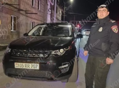 Երևանում «Land Rover»-ով վրաերթի են ենթարկել պապ ու թոռան․ վերջիններս տեղափոխվել են հիվանդանոց