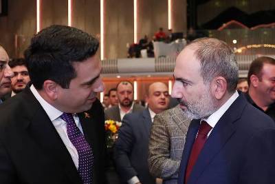 «Հրապարակ». Ալեն Սիմոնյանի եւ Նիկոլ Փաշինյանի հարաբերությունները հարթվել են