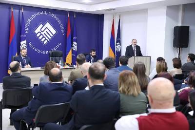 «Հրապարակ». ՔՊ-ն՝ ՀԱԿ-ի եւ «Լուսավոր Հայաստանի» հետքերով