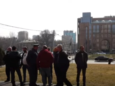 Ով գալիս է, ոնց որ ժողովրդից ուզի վրեժ լուծի. թող մեր հետ խուլիգանի պես չվարվեն. Նոր Նորքի բնակիչ
