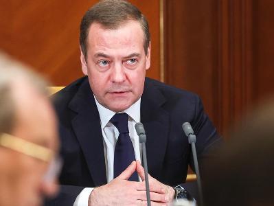 Կրեմլում հասկանում են, որ չի կարելի նախկին տեսքով վերածնել ԽՍՀՄ-ը. Մեդվեդեւ