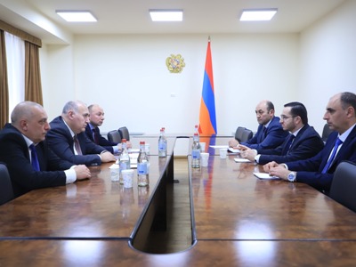 ԲՏԱ նախարարն ու ՀԾԿՀ նախագահը քննարկել են էլեկտրոնային հաղորդակցության ոլորտի զարգացումն ապահովող ռազմավարությունները