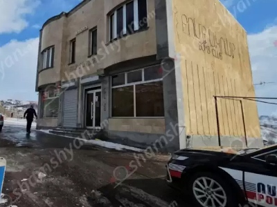 «Բոմբ» ակումբում ծեծկռտուքից օրեր անց տերերը պոկել են կնիքը և շարունակել գործունեությունը. կան բերման ենթարկվածներ