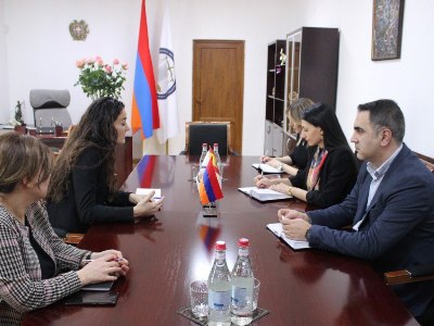 Հենց կրթական համակարգի միջոցով են փոխանցվում կարծրատիպային մոտեցումները. ՀՀ ՄԻՊ-ը՝ Իսպանիայի դեսպանատան ներկայացուցչին