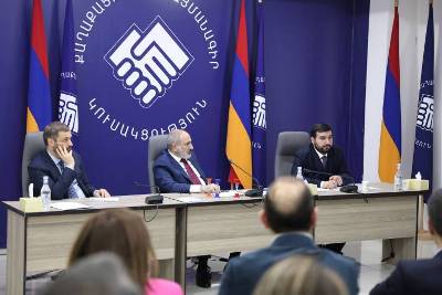 «Հրապարակ». Փաշինյանին չի հաջողվում ՔՊ-ն դարձնել եվրոպական ազդեցիկ կուսակցություններից որեւէ մեկի անդամ