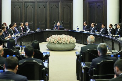 «Փաստ». Իբր փողի խնդիր չկա, բայց գնում են թե՛ գների, թե՛ հարկերի դրույքաչափի բարձրացման ճանապարհով