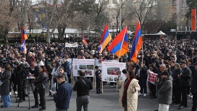 «Իրավունք». Երեւանում արցախցիների առաջին ցույցից արցախցիները դժգոհ էին