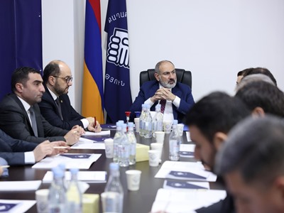 Փաշինյանը գլխավորությամբ ՔՊ նիստ է գումարվել․ կուսակցական է հեռացվել