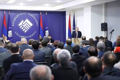 «Հրապարակ». ՔՊ-ն որոշել է վերջակետ դնել իր` եվրոպական որեւէ ընտանիքի անդամակցության հարցի քննարկումներին