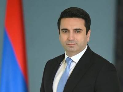 Спикер парламента Армении поздравил соотечественников с Воскресением Христовым