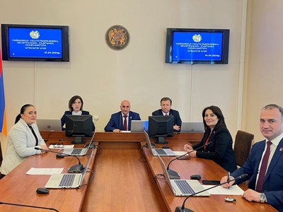 Альберт Мовсесян зарегистрирован членом Совета старейшин Еревана вместо Тиграна Уриханяна