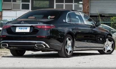 Шестицилиндровый Mercedes-Maybach S-Class стал мощнее и экономичнее