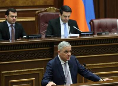«Грапарак»: Оппозиционные силы Армении инициировали   заседание парламента по вопросам границы