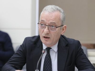 Правительство Армении решило существенно повысить зарплаты членов и глав ЦИК и КТР