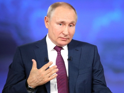 Путин: в Россию должны приезжать те, кто уважает ее традиции и историю