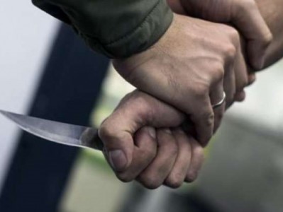 Աջափնյակում վեճի ժամանակ դանակահարել է միանգամից երկու հոգու. Մեկի կրծքավանդակին, մյուսի՝ որովայնին