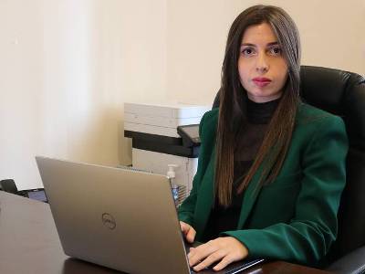 Փաշինյանը Արևիկ Ավոյանին ազատել է կադաստրի կոմիտեի ղեկավարի տեղակալի պաշտոնից