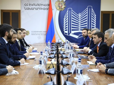 Պապոյանը ԱԶԲ պատվիրակության հետ քննարկել է գյուղատնտեսական արժեշղթայի և մասնավոր հատվածի զարգացման հարցերը