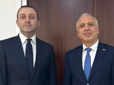 Դեսպան Սմբատյանն ու Իրակլի Ղարիբաշվիլին մտքեր են փոխանակել Հայաստան-Վրաստան ռազմավարական գործընկերության շուրջ