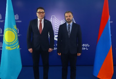 Գևորգ Պապոյանը ղազախ գործընկերոջն է ներկայացրել «Խաղաղության խաչմերուկ» նախագիծն ու դրա սկզբունքները
