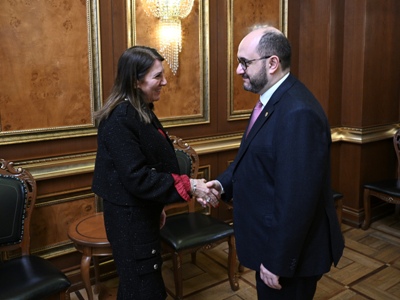 Արայիկ Հարությունյանը հանդիպել է Ֆրանկոֆոնիայի միջազգային կոմիտեի տնօրեն Զեյնա Մինայի հետ