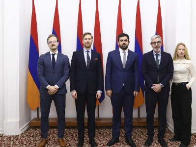 Սարգիս Խանդանյանը հանդիպել է Շվեդիայի ԱԳՆ ներկայացուցիչների հետ