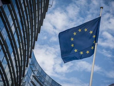 Европарламент поддержал закрепление права на аборт на территории ЕС