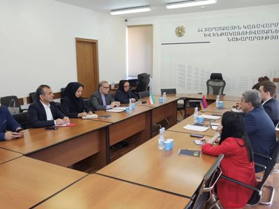 Իրանի դեսպանի հետ քննարկվել է տարանցիկ բեռնափոխադրումների համար ճանապարհային հարկերը զրոյացնելու հարցը