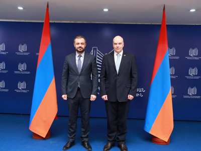 Պապոյանը Ավստրալիայի դեսպանի հետ քննարկել է առևտրատնտեսական կապերի ամրապնդմանը վերաբերող հարցեր