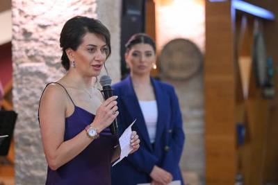 «Հրապարակ». Ովքե՞ր են մասնակցել Աննա Հակոբյանի «խորհրդավոր» ընթրիքին