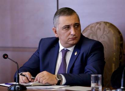 Ոստիկանությանը մաղթում եմ ազնիվ ծառայություն պետությանը, ոչ թե ինչ-ինչ խմբերի ու խմբային շահերի. Աշոտ Ահարոնյան