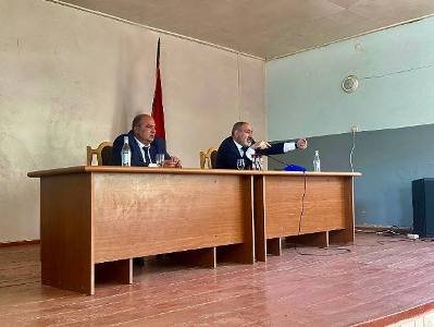 Spox: Armenia PM presented current situation in border delimitation process to Voskepar villagers (PHOTOS)
