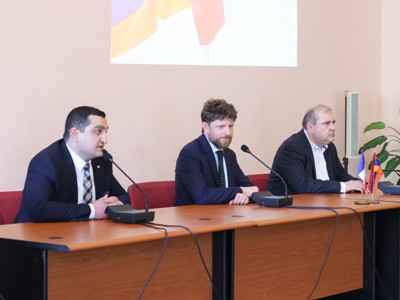 Ֆրանսիայի դեսպանը դասախոսություն է կարդացել ԵՊՀ-ում ֆրանկոֆոն ուսանողների համար