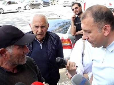 «Սասուն Միքաելյանին զանգե՞մ, իմ մոտիկ ընկերն է», «Ում ուզում ես՝ զանգի». առևտրական ու պաշտոնյա